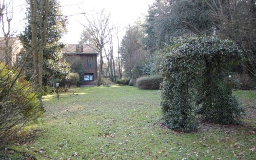 On sale beautifull villa with a large garden