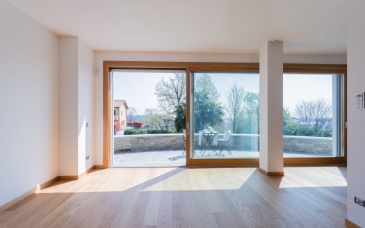 Wonderful single villa for sale in Merate.