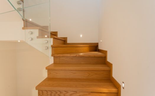 Wonderful single villa for sale in Merate.