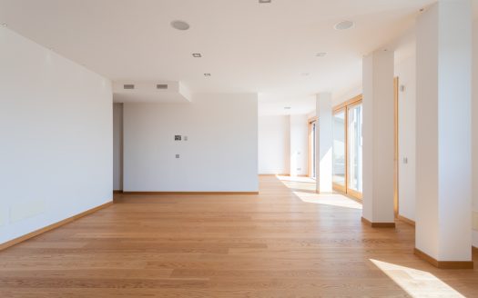 Wonderful single villa for sale in Merate.