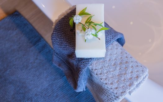 Wonderful single villa for sale in Merate.