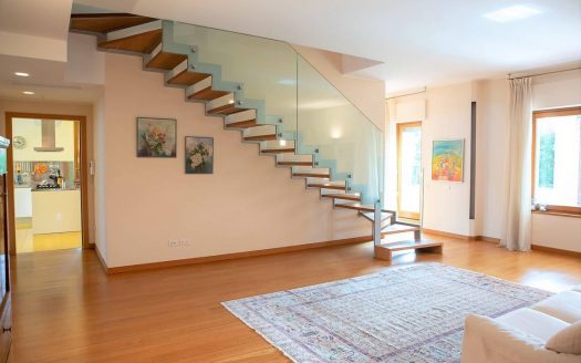 Villa with swimming pool for sale in Lesmo