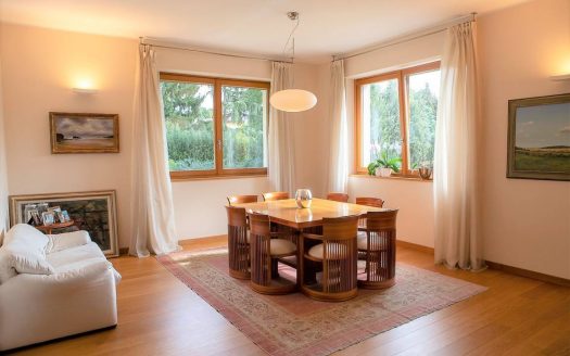 Villa with swimming pool for sale in Lesmo