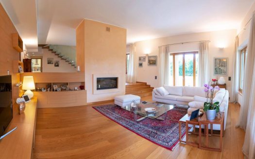 Villa with swimming pool for sale in Lesmo