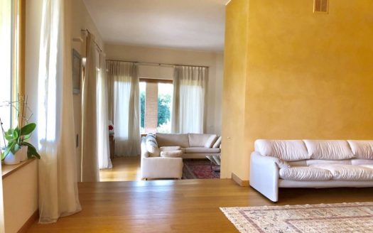 Villa with swimming pool for sale in Lesmo