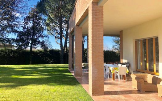 Villa with swimming pool for sale in Lesmo