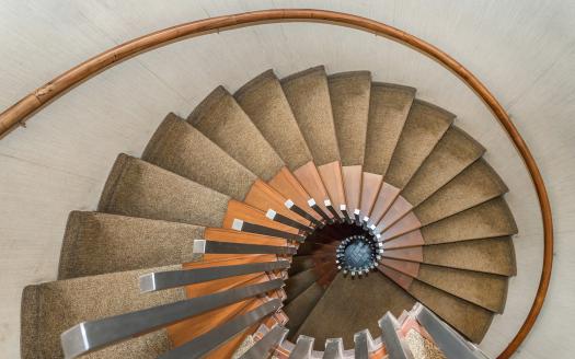 Living in a Single Villa with Pool, Park, and Lake Views