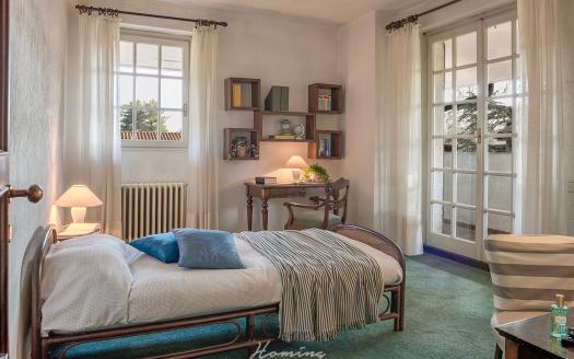 Casatenovo, Ampia Villa in Vendita con Possibilità di Ristrutturazione Inclusa