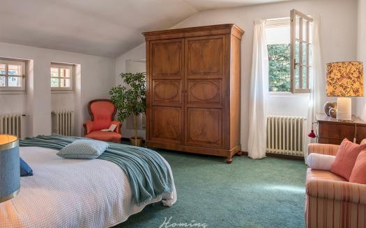 Casatenovo, Ampia Villa in Vendita con Possibilità di Ristrutturazione Inclusa