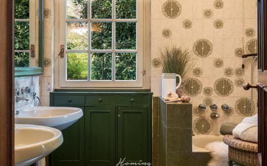 Casatenovo, Ampia Villa in Vendita con Possibilità di Ristrutturazione Inclusa