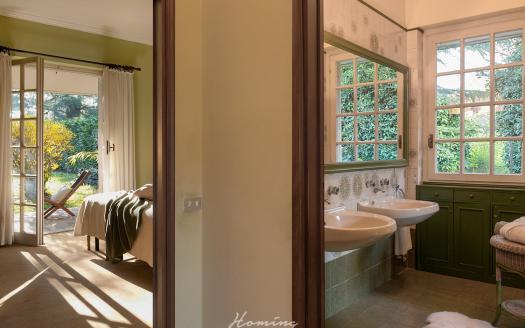 Casatenovo, Ampia Villa in Vendita con Possibilità di Ristrutturazione Inclusa