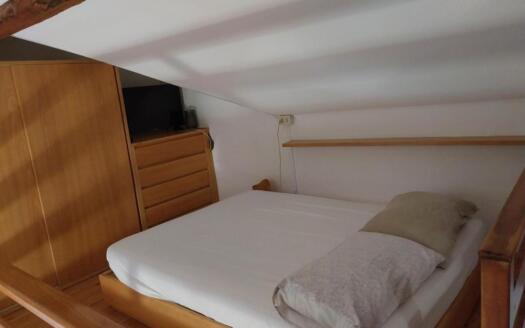 Investimento Immobiliare a Cernobbio: Monolocale Ideale per Affitti Turistici sul Lago di Como