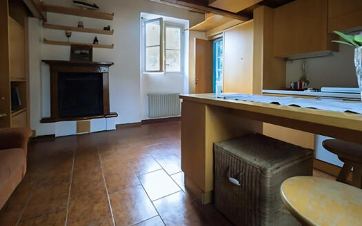 Investimento Immobiliare a Cernobbio: Monolocale Ideale per Affitti Turistici sul Lago di Como