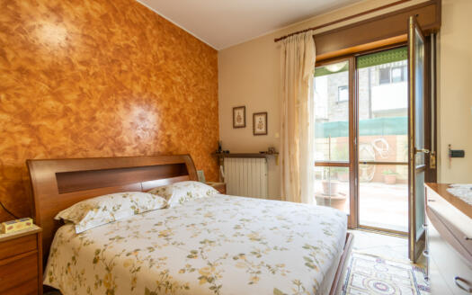 Quadrilocale con taverna e spazi esterni a Roncello