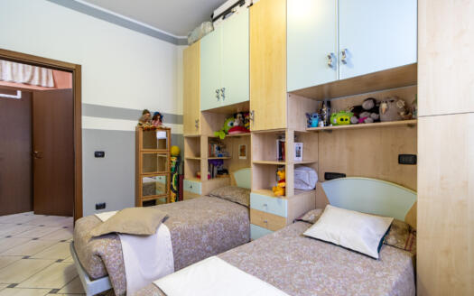 Quadrilocale con taverna e spazi esterni a Roncello