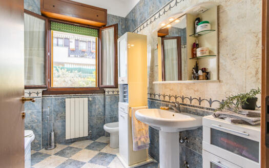 Quadrilocale con taverna e spazi esterni a Roncello