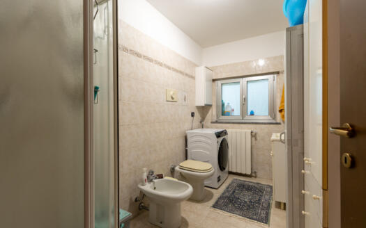 Quadrilocale con taverna e spazi esterni a Roncello