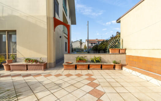 Quadrilocale con taverna e spazi esterni a Roncello