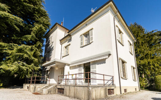 Villa di Prestigio in Vendita vicino a Como