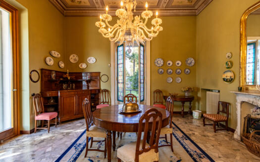 Villa di Prestigio in Vendita vicino a Como