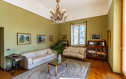 Villa di Prestigio in Vendita vicino a Como