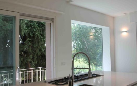 Villa indipendente in affitto a Usmate