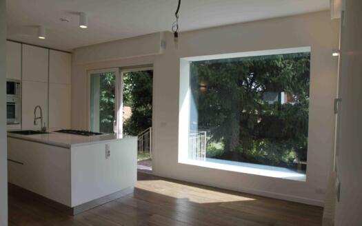 Villa indipendente in affitto a Usmate