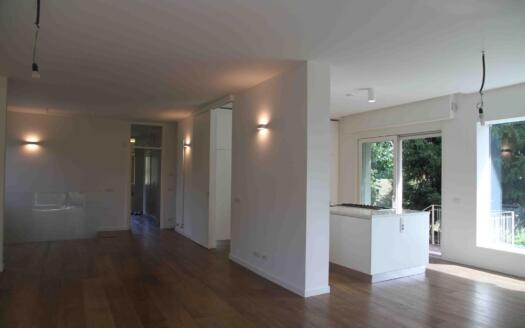 Villa indipendente in affitto a Usmate