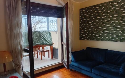 Attico in affitto ad Arcore, su due livelli con terrazzi e ascensore privato, in residence signorile