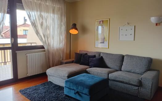 Attico in affitto ad Arcore, su due livelli con terrazzi e ascensore privato, in residence signorile