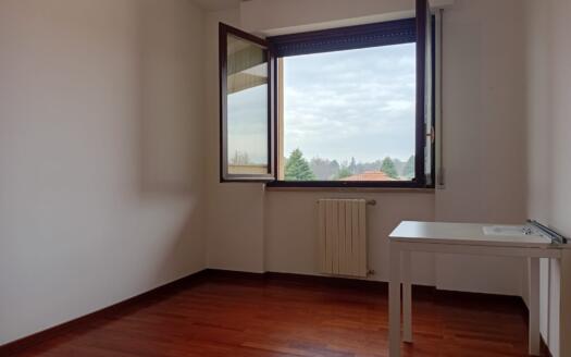 Attico in affitto ad Arcore, su due livelli con terrazzi e ascensore privato, in residence signorile