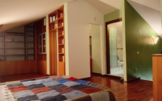 Attico in affitto ad Arcore, su due livelli con terrazzi e ascensore privato, in residence signorile