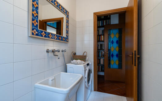 Porzione di villa bifamiliare con giardino in vendita ad Arcore