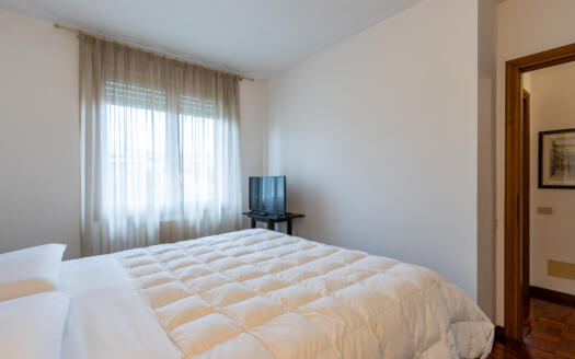 Porzione di villa bifamiliare con giardino in vendita ad Arcore