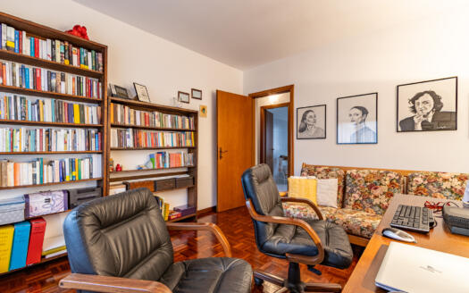 Porzione di villa bifamiliare con giardino in vendita ad Arcore