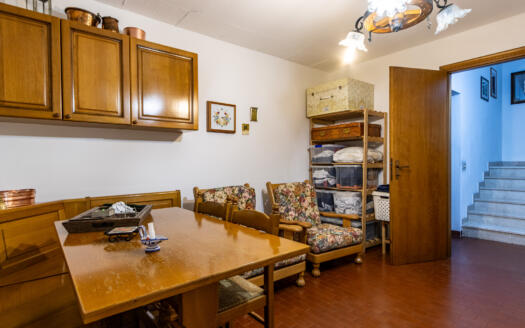 Porzione di villa bifamiliare con giardino in vendita ad Arcore