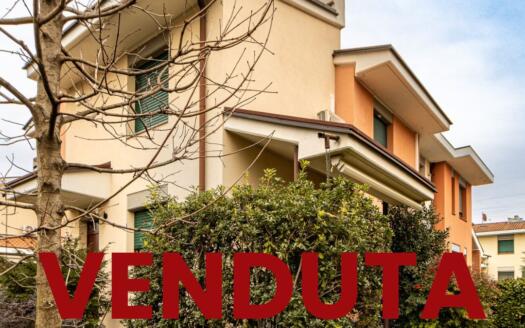 Porzione di villa bifamiliare in vendita