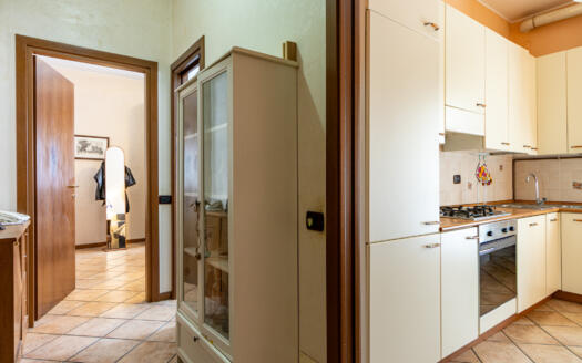 Bilocale con cucina abitabile e balcone nel cuore di Vimercate