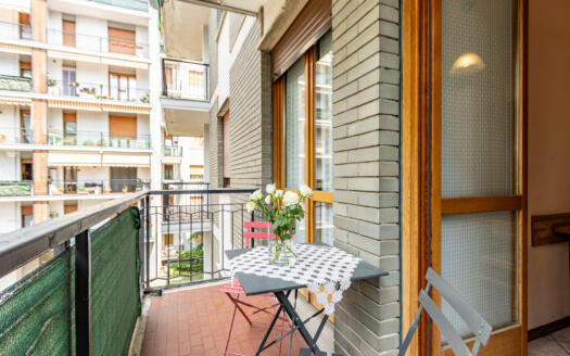 Bilocale con cucina abitabile e balcone nel cuore di Vimercate