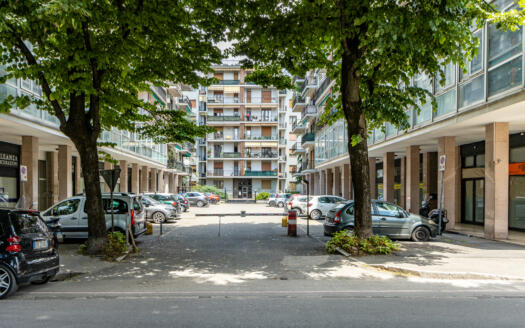 Bilocale con cucina abitabile e balcone nel cuore di Vimercate
