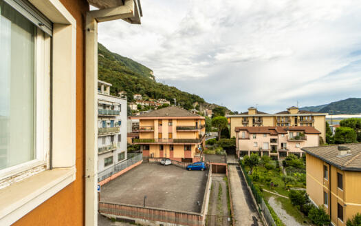 Bilocale in vendita a Lecco Maggianico, ampio e ristrutturato con box doppio